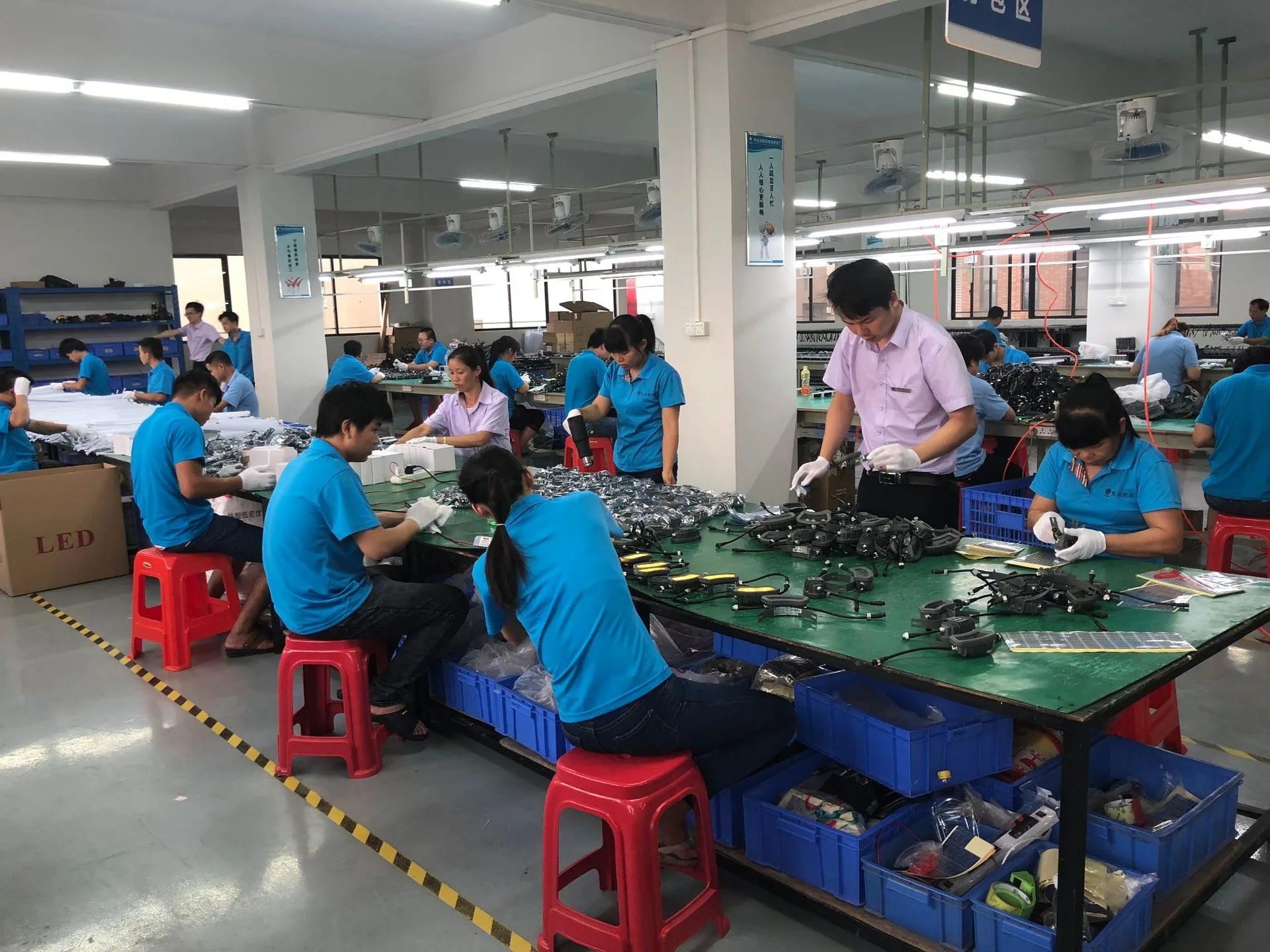 Commercial downlight workshop