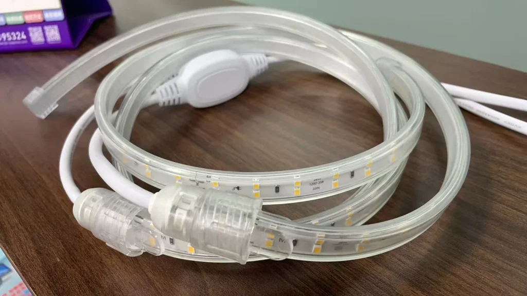 F03 220V Wirefree 2835 LED Strip 120D 100M