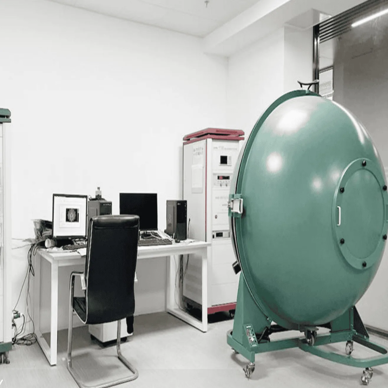 FLUX integrating sphere testing lab